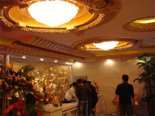 GRC構件由于其材料的特殊性需要維護